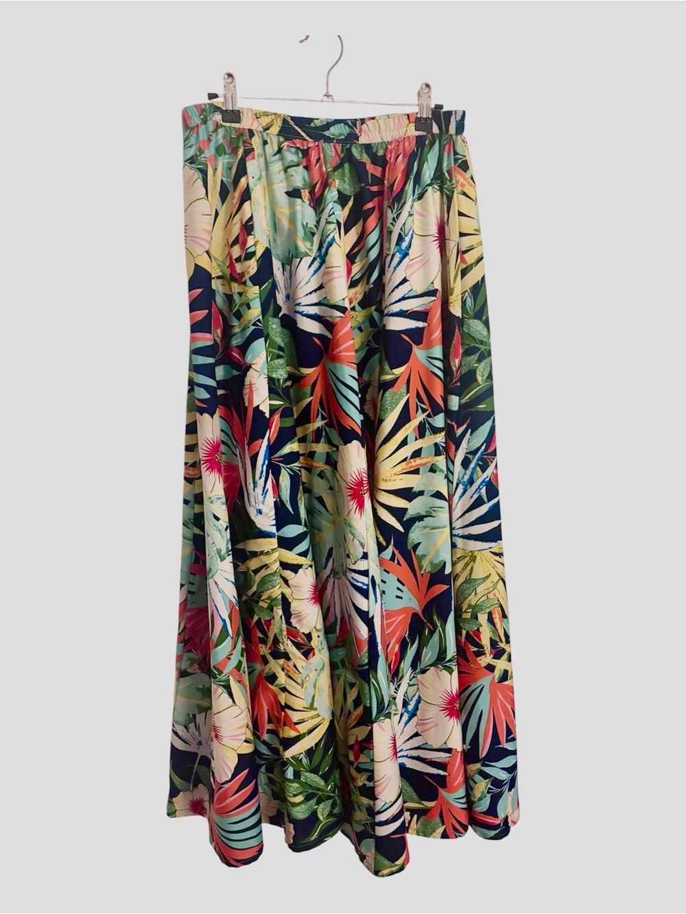 Falling Flower Tropical Floral Voluminous Maxi Skirt, Navy Multicolor NWOT